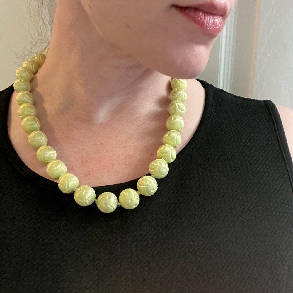 Elegant Vintage Signed Japan Very Light Beaded Lime Green Beaded Necklace